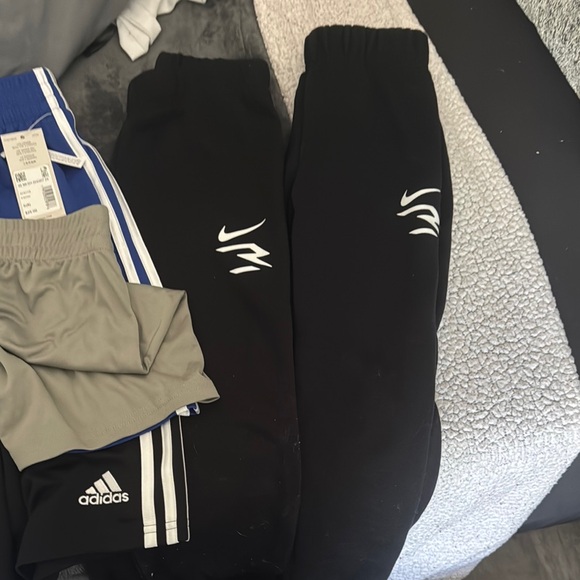 Nike jacket sweatpants and Adidas shorts all goes not separated - Picture 3 of 3